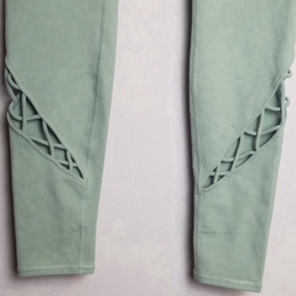 Alo Yoga Entwine Leggings Tights Sage Green - Picture 9 of 14